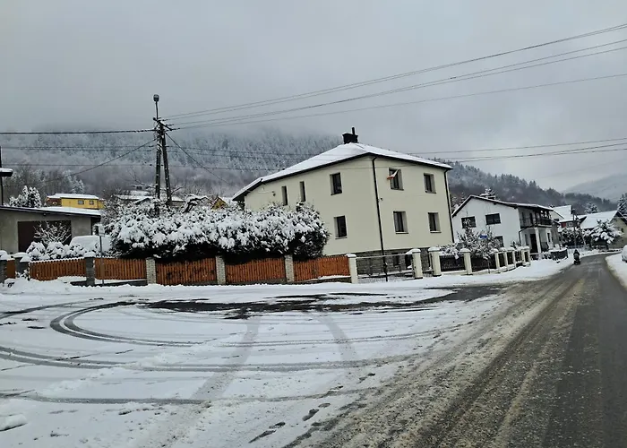 - Lipowa Zywiec Beskidy Bed & Breakfast 3*